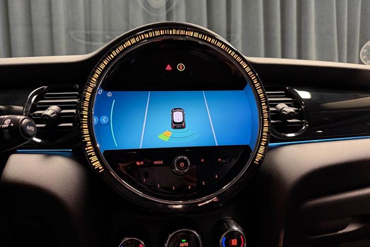 Sølv Mini Cooper fra 2023