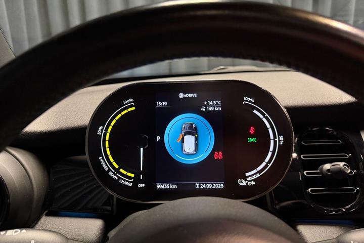 Grå Mini Cooper fra 2021