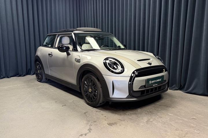 Sølv Mini Cooper fra 2023