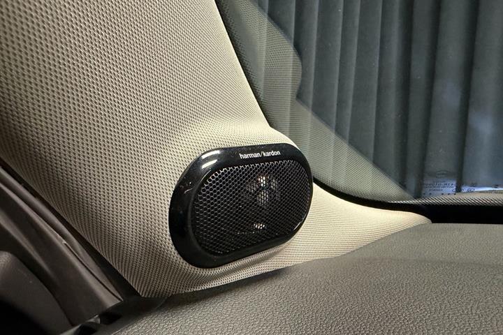 Sølv Mini Cooper fra 2023