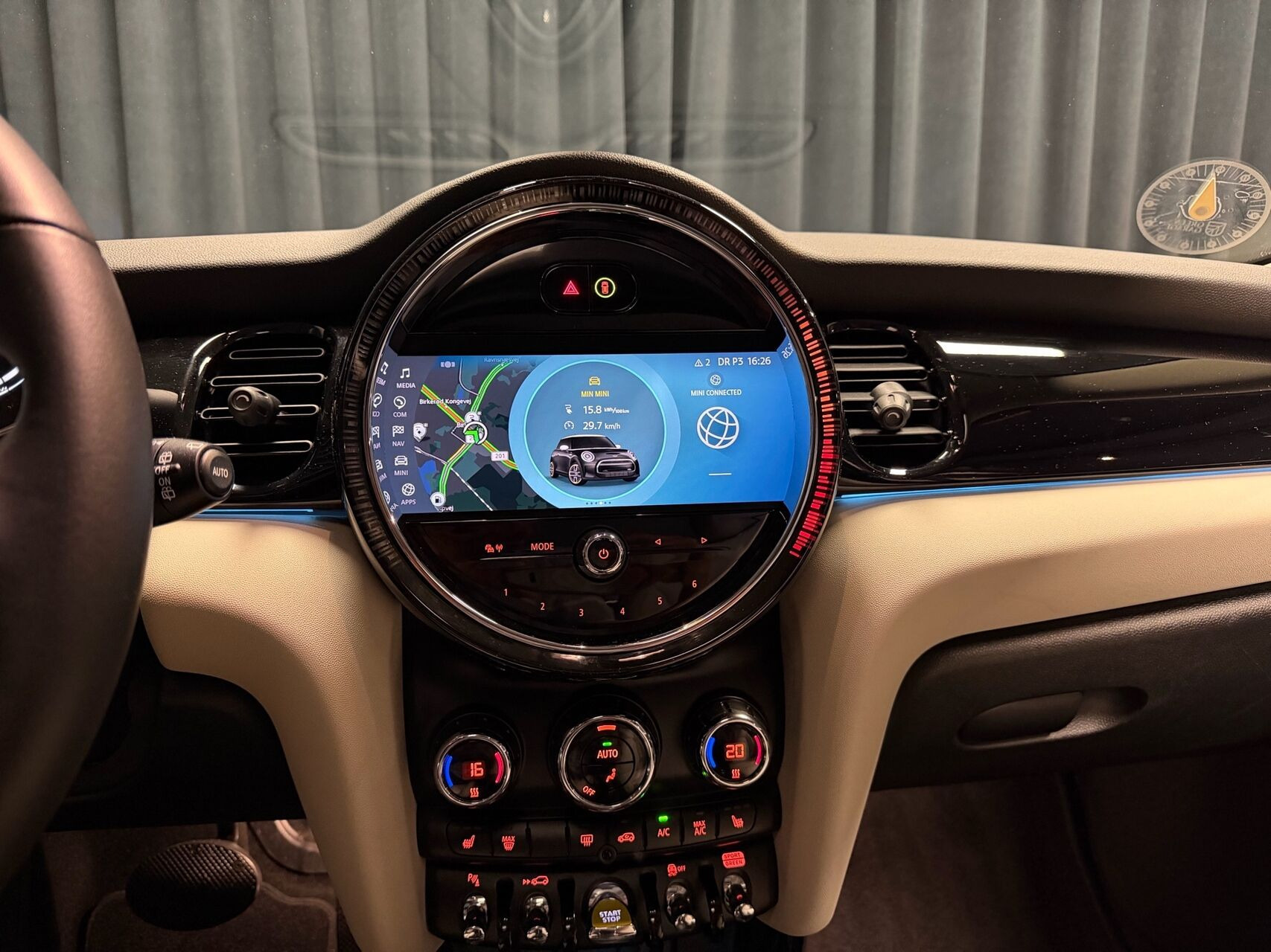 Sølv Mini Cooper fra 2023