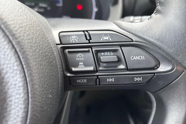 Sort Toyota Yaris fra 2024