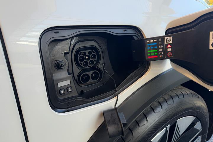 Hvid Renault Scénic fra 2026