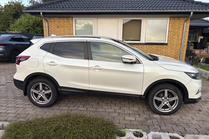 Hvid Nissan Qashqai fra 2019