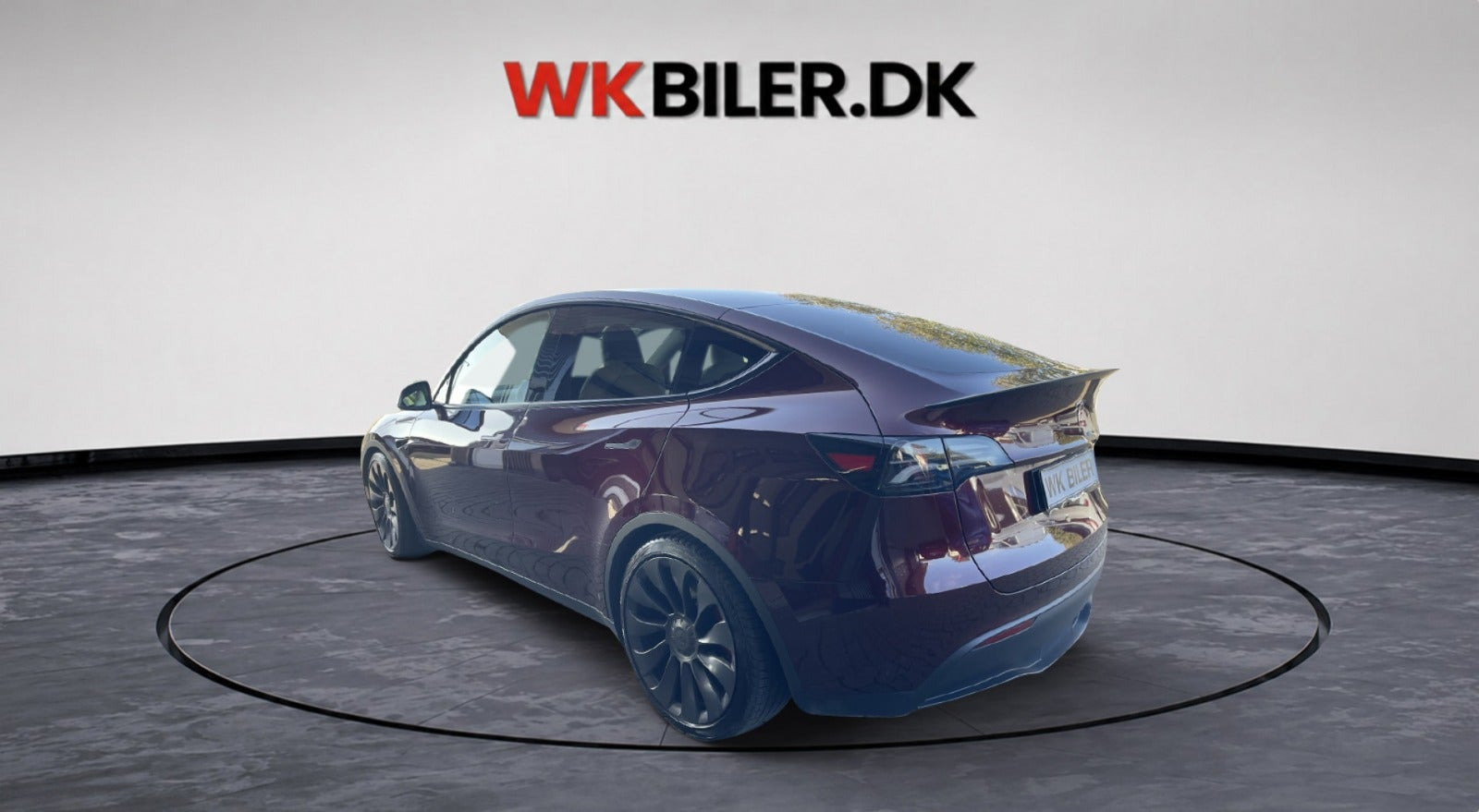 Rød Tesla Model Y fra 2024