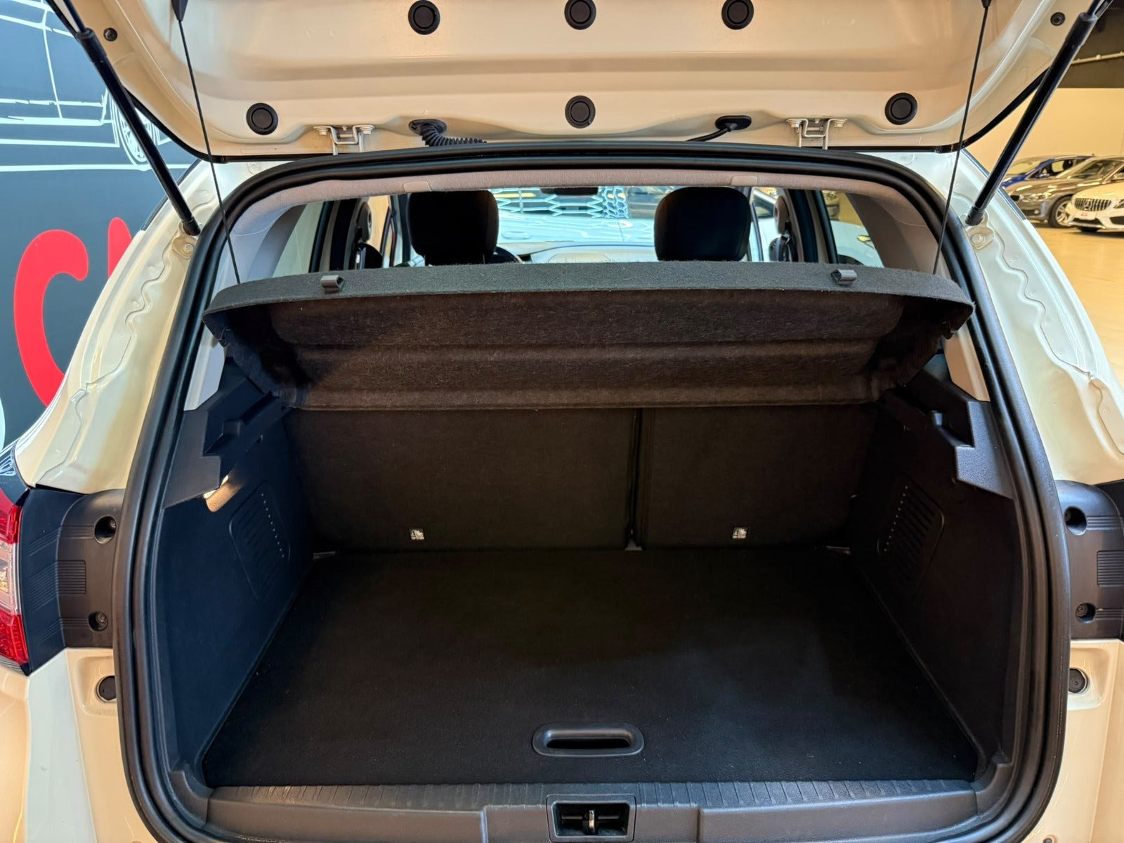Orange Renault Captur fra 2016