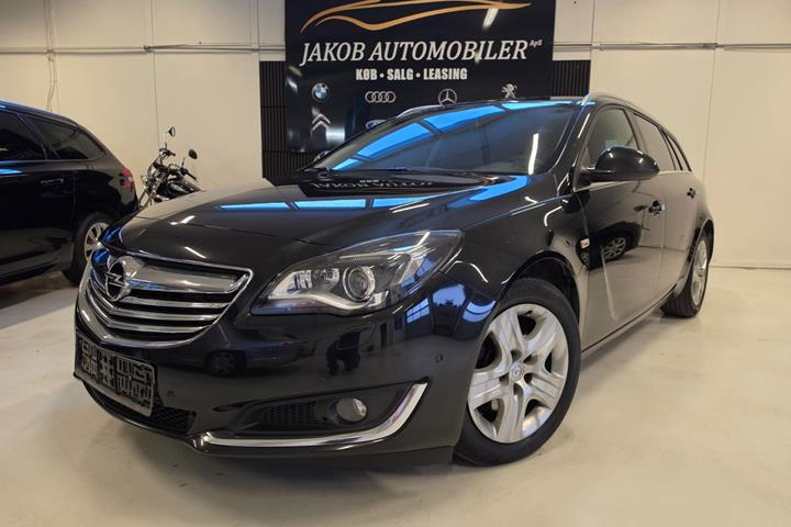 Sort Opel Insignia fra 2015