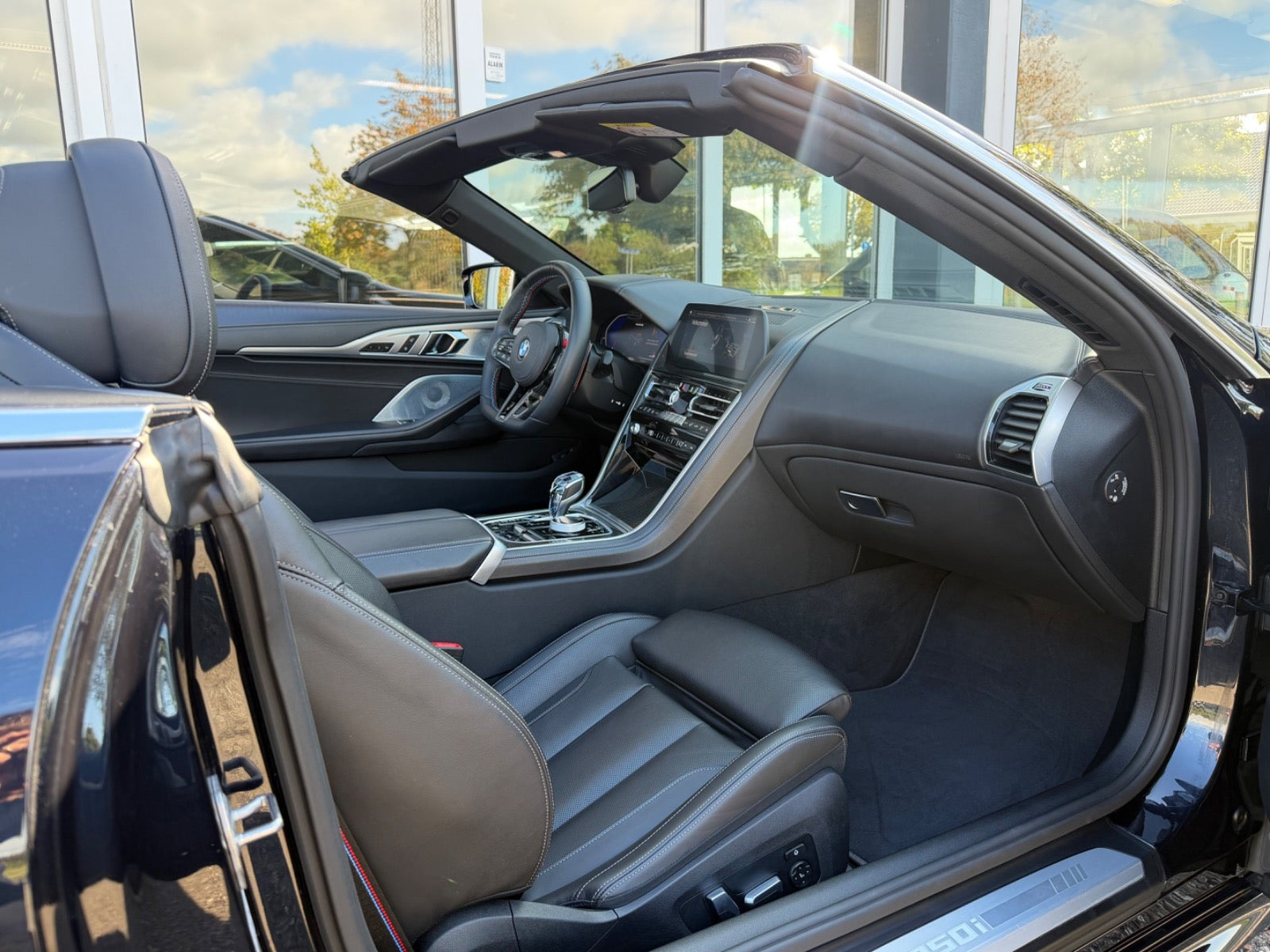 Sort BMW M850i fra 2019