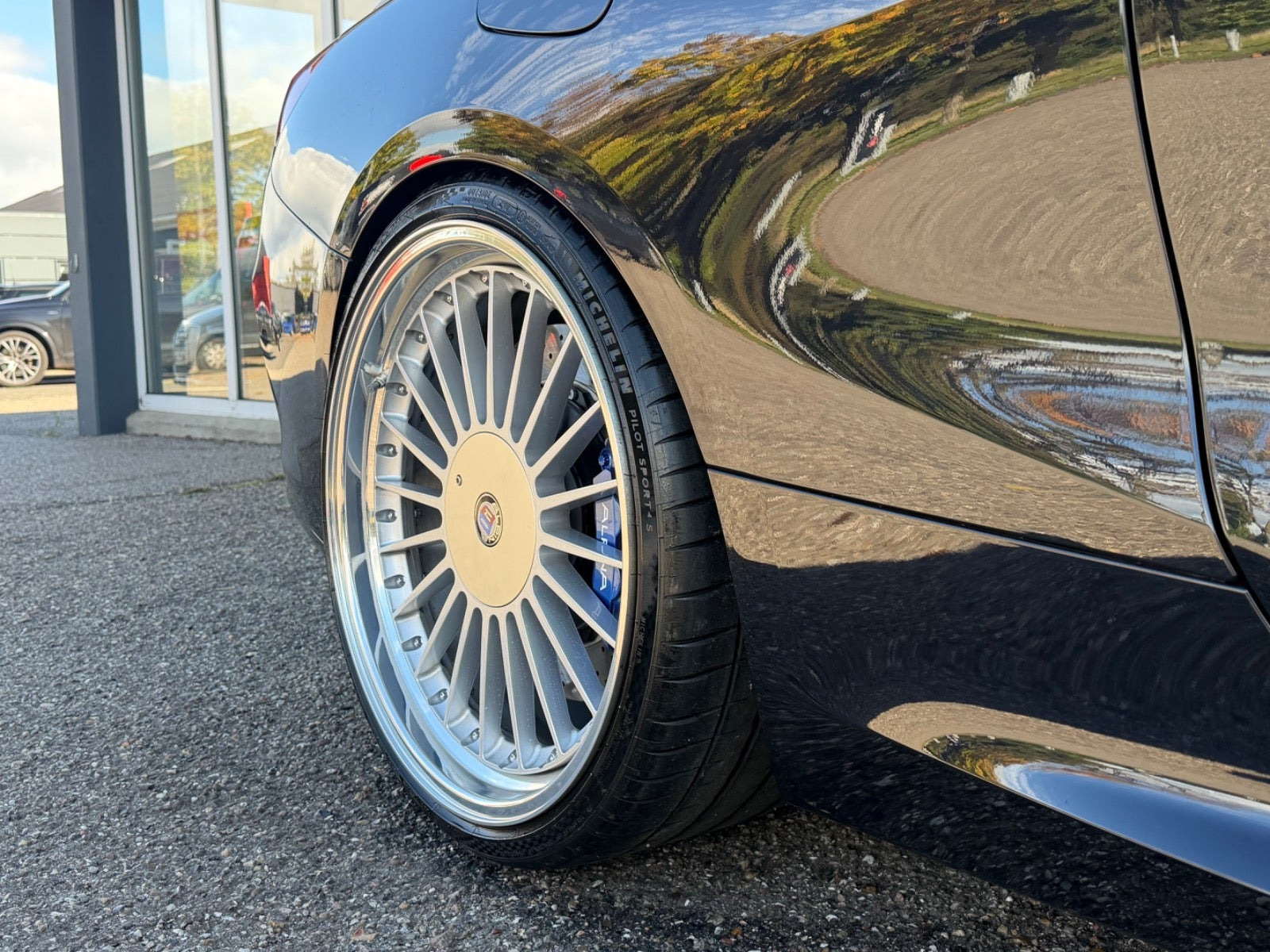 Sort BMW M850i fra 2019