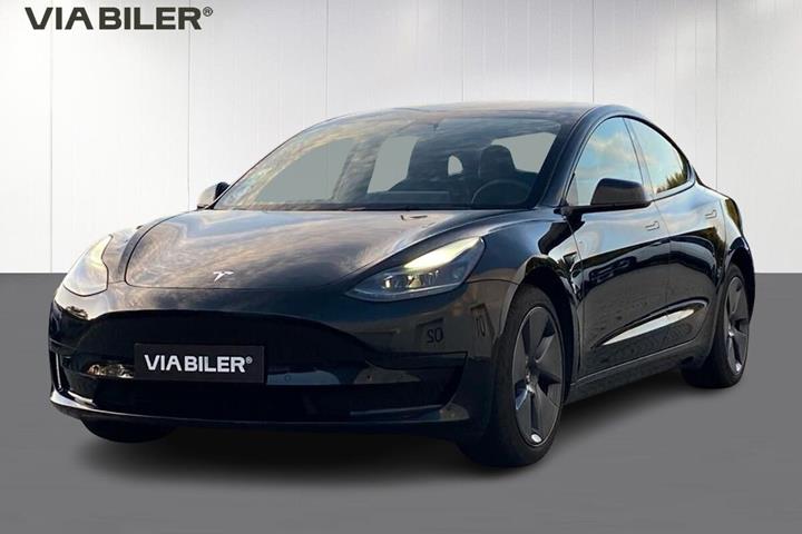 Sort Tesla Model 3 fra 2022