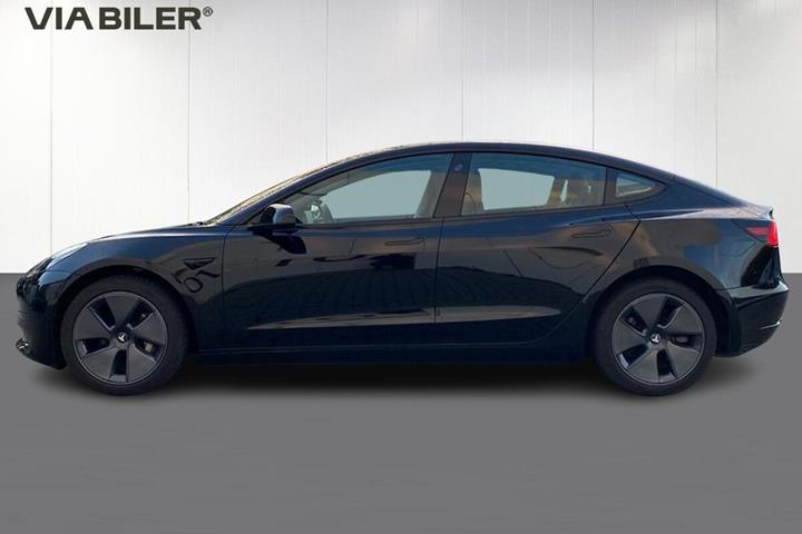 Sort Tesla Model 3 fra 2022