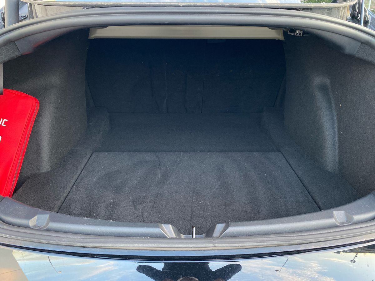 Sort Tesla Model 3 fra 2022