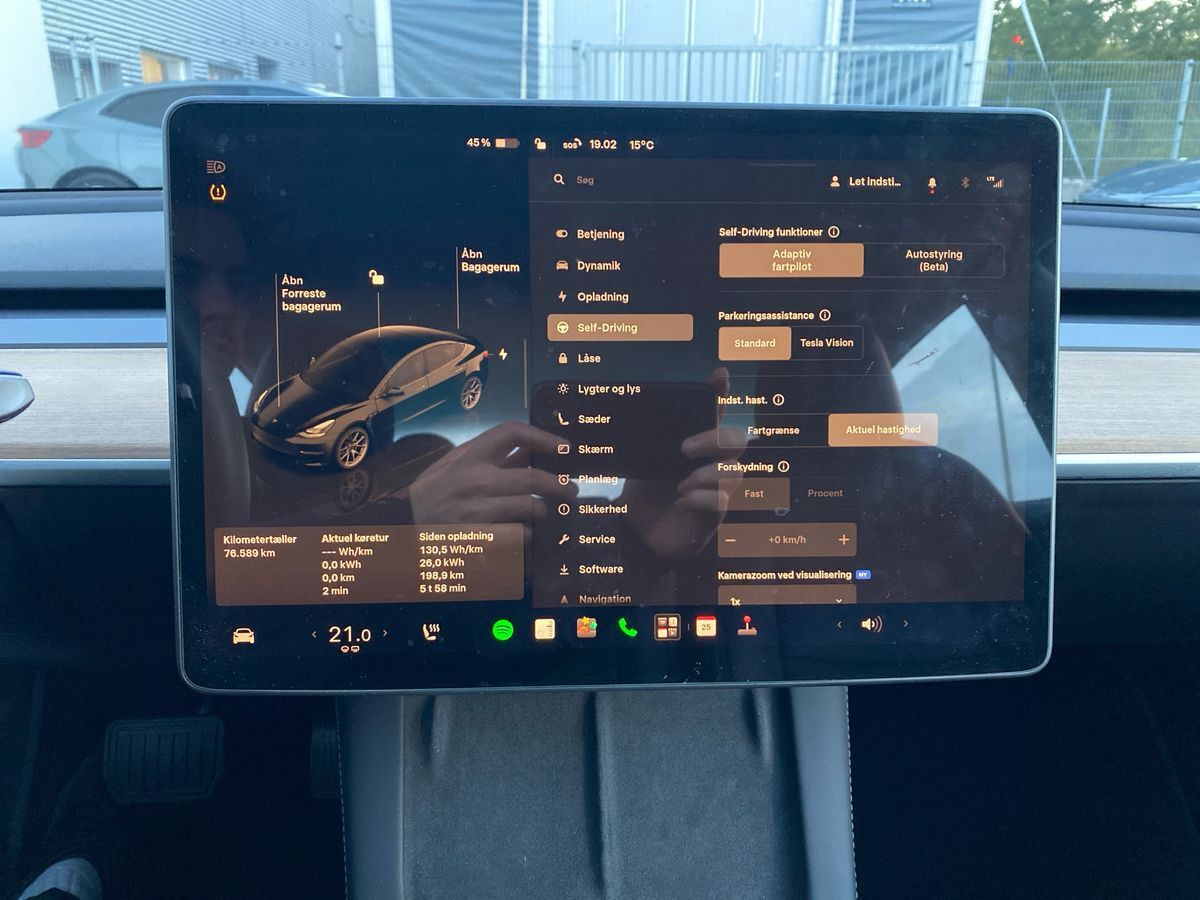 Sort Tesla Model 3 fra 2022