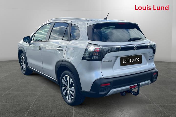 Sølv Suzuki S-Cross fra 2023