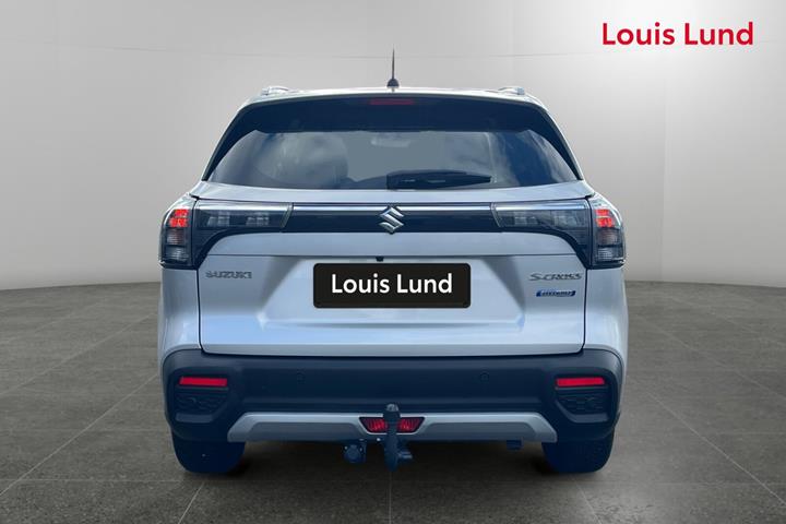 Sølv Suzuki S-Cross fra 2023