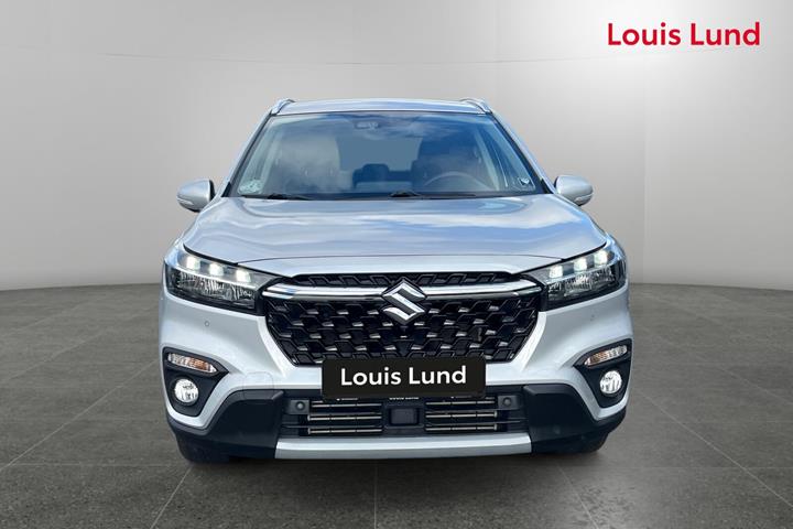 Sølv Suzuki S-Cross fra 2023