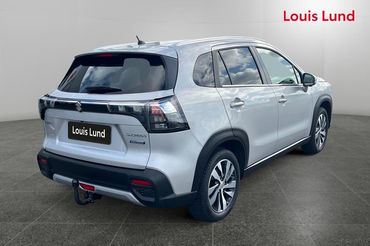 Sølv Suzuki S-Cross fra 2023