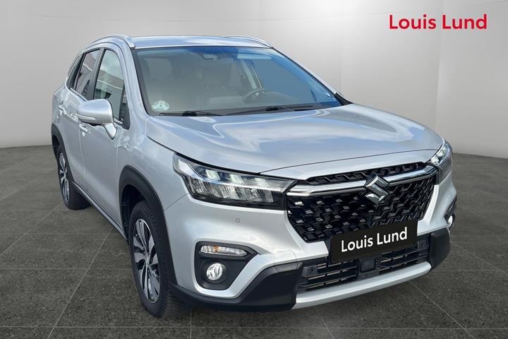 Sølv Suzuki S-Cross fra 2023