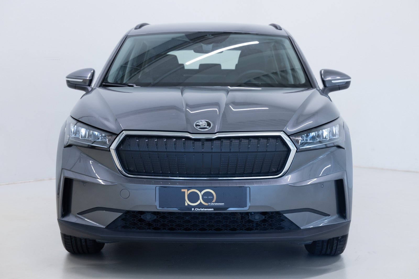 Grå Skoda Enyaq fra 2024