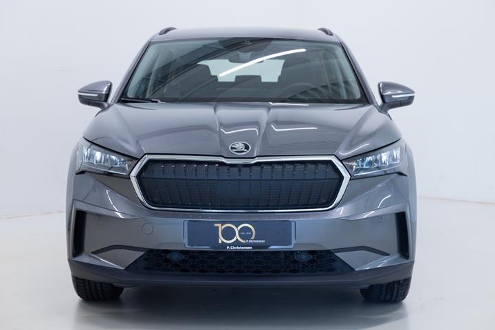 Grå Skoda Enyaq fra 2024