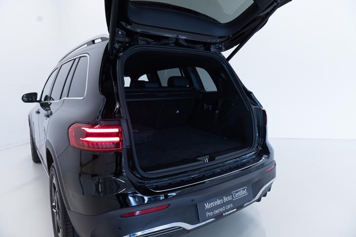 Sort Mercedes EQB250+ fra 2025