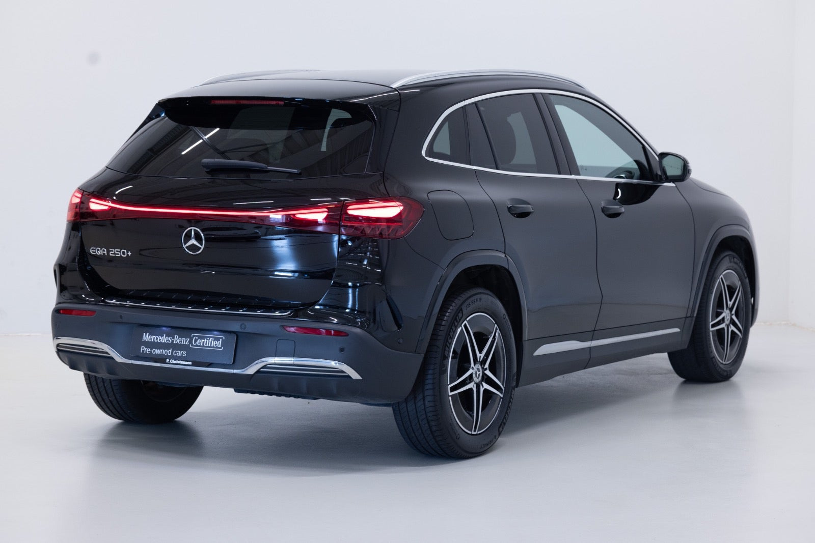 Sort Mercedes EQA250+ fra 2025