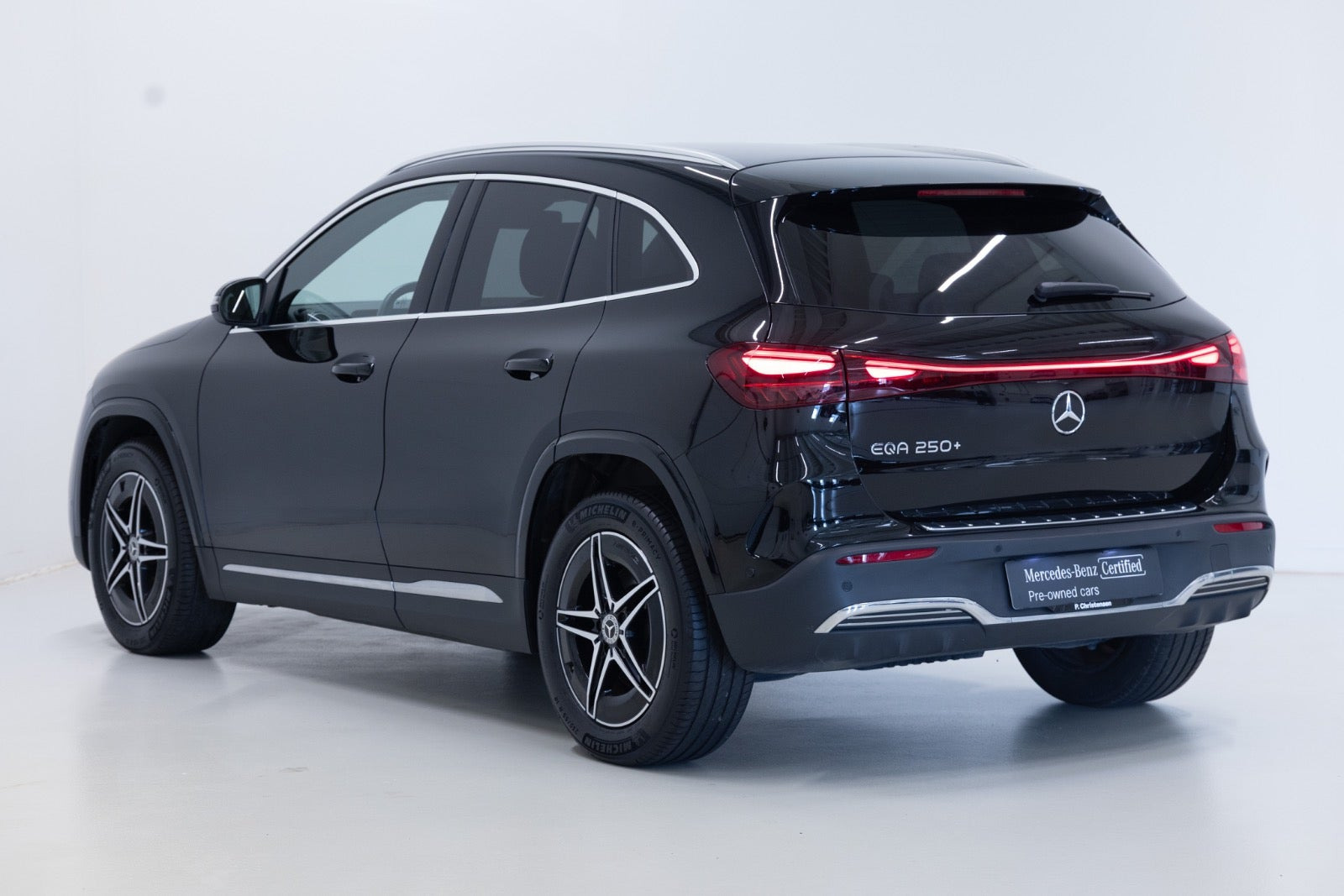 Sort Mercedes EQA250+ fra 2025