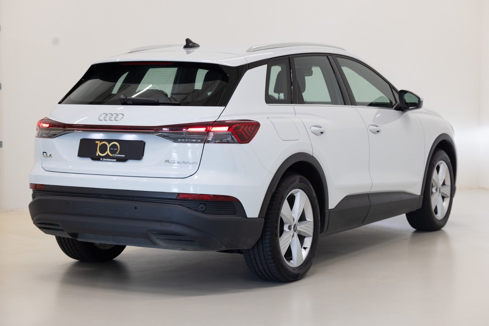 Hvid Audi Q4 e-tron fra 2024