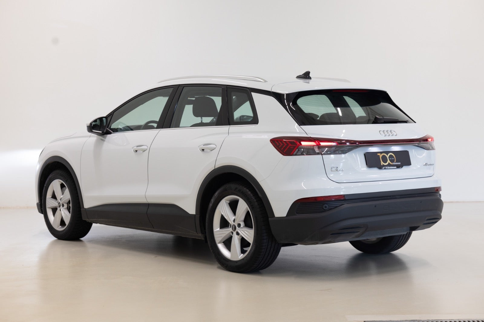 Hvid Audi Q4 e-tron fra 2024