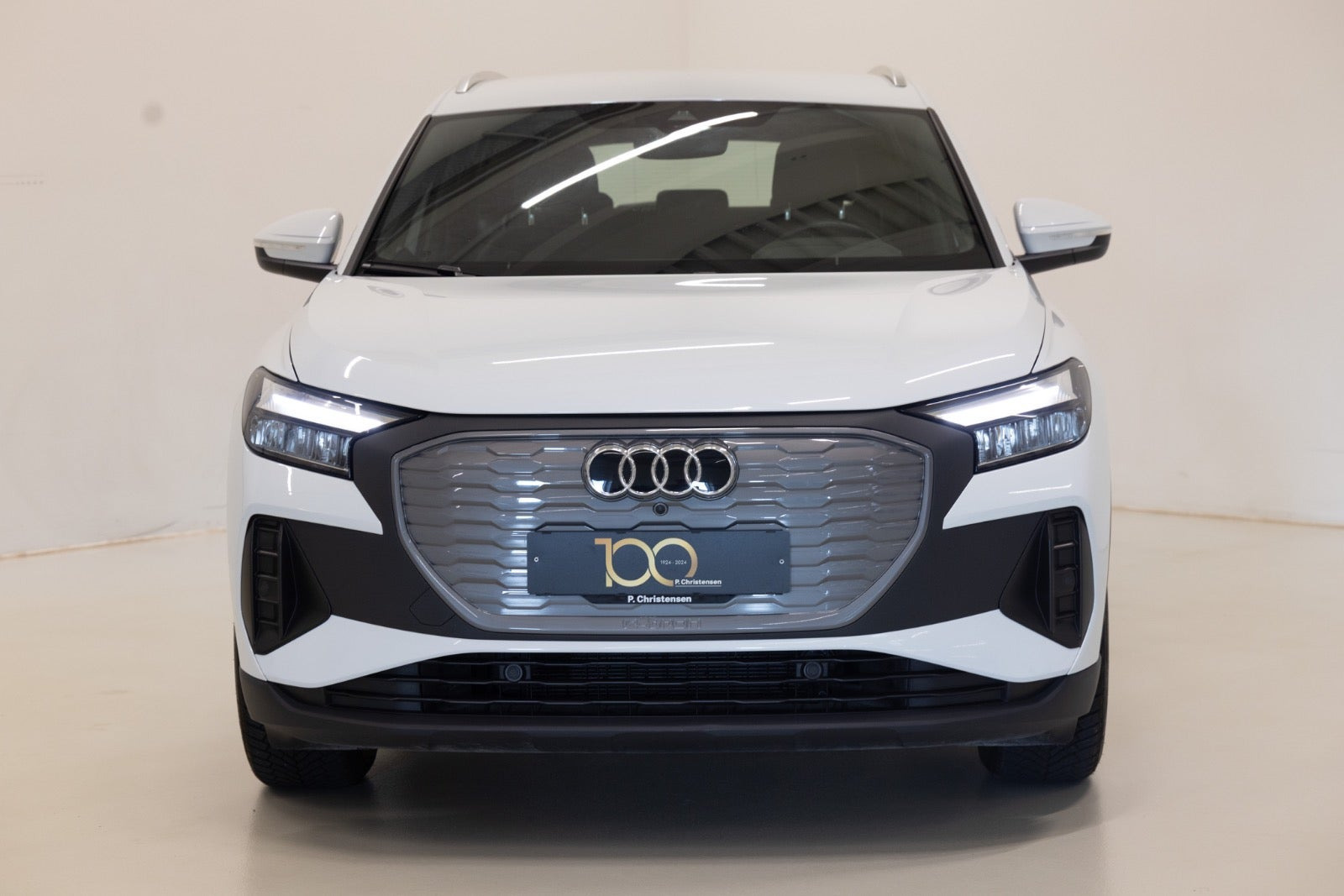 Hvid Audi Q4 e-tron fra 2024