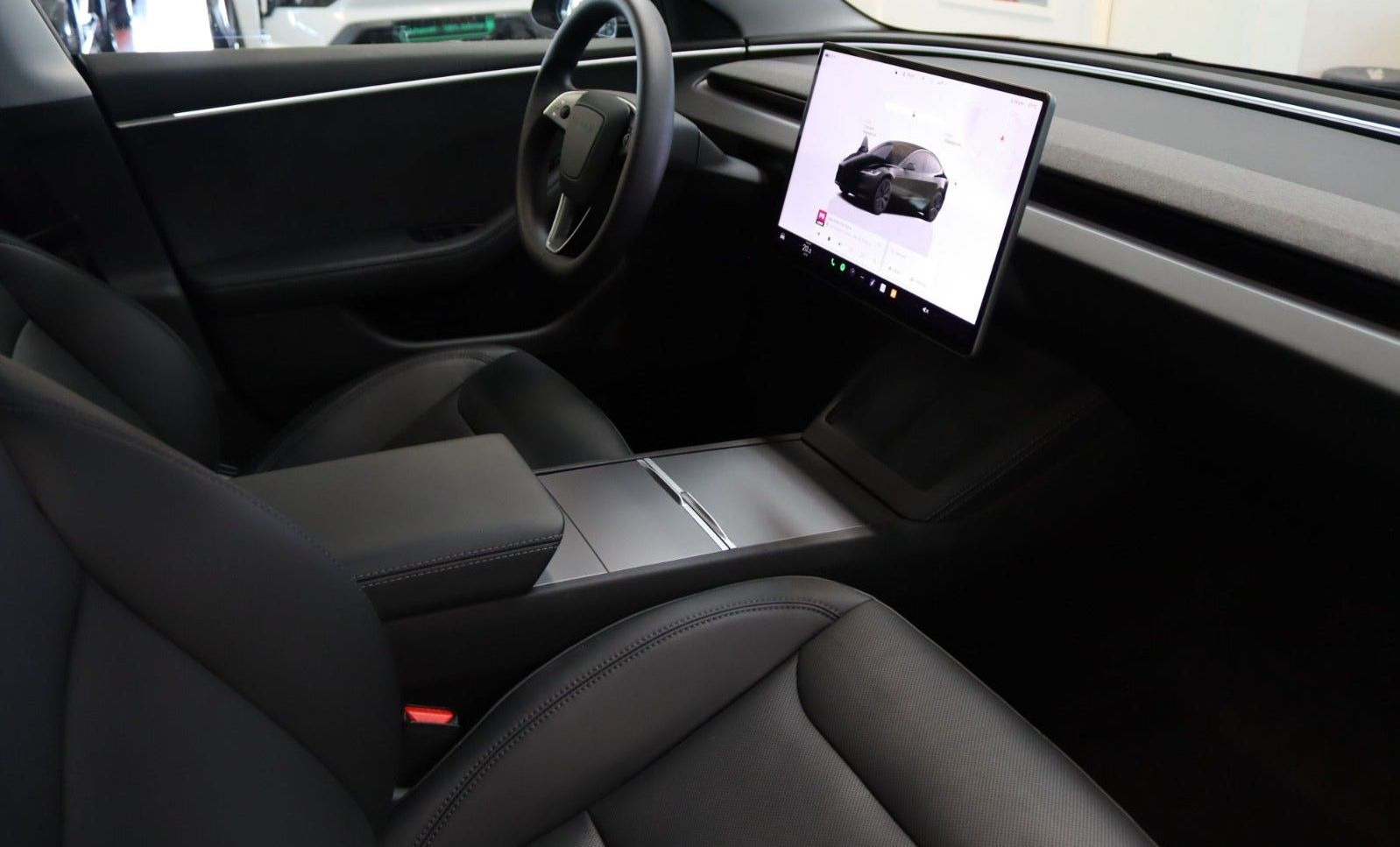 Sort Tesla Model 3 fra 2024