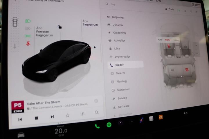 Sort Tesla Model 3 fra 2024