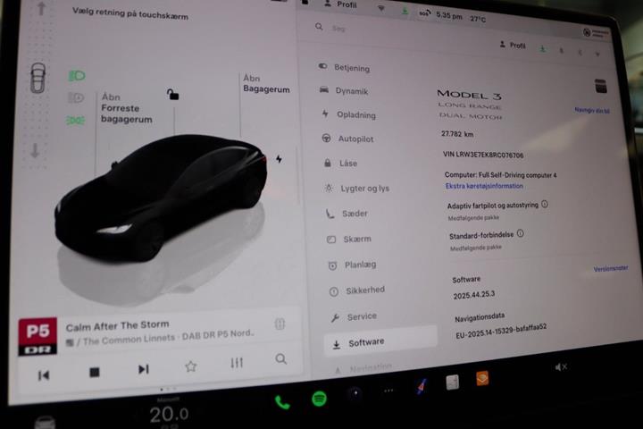 Sort Tesla Model 3 fra 2024