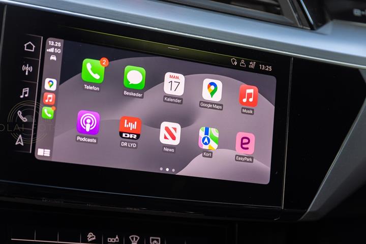 Grå Audi e-tron fra 2019
