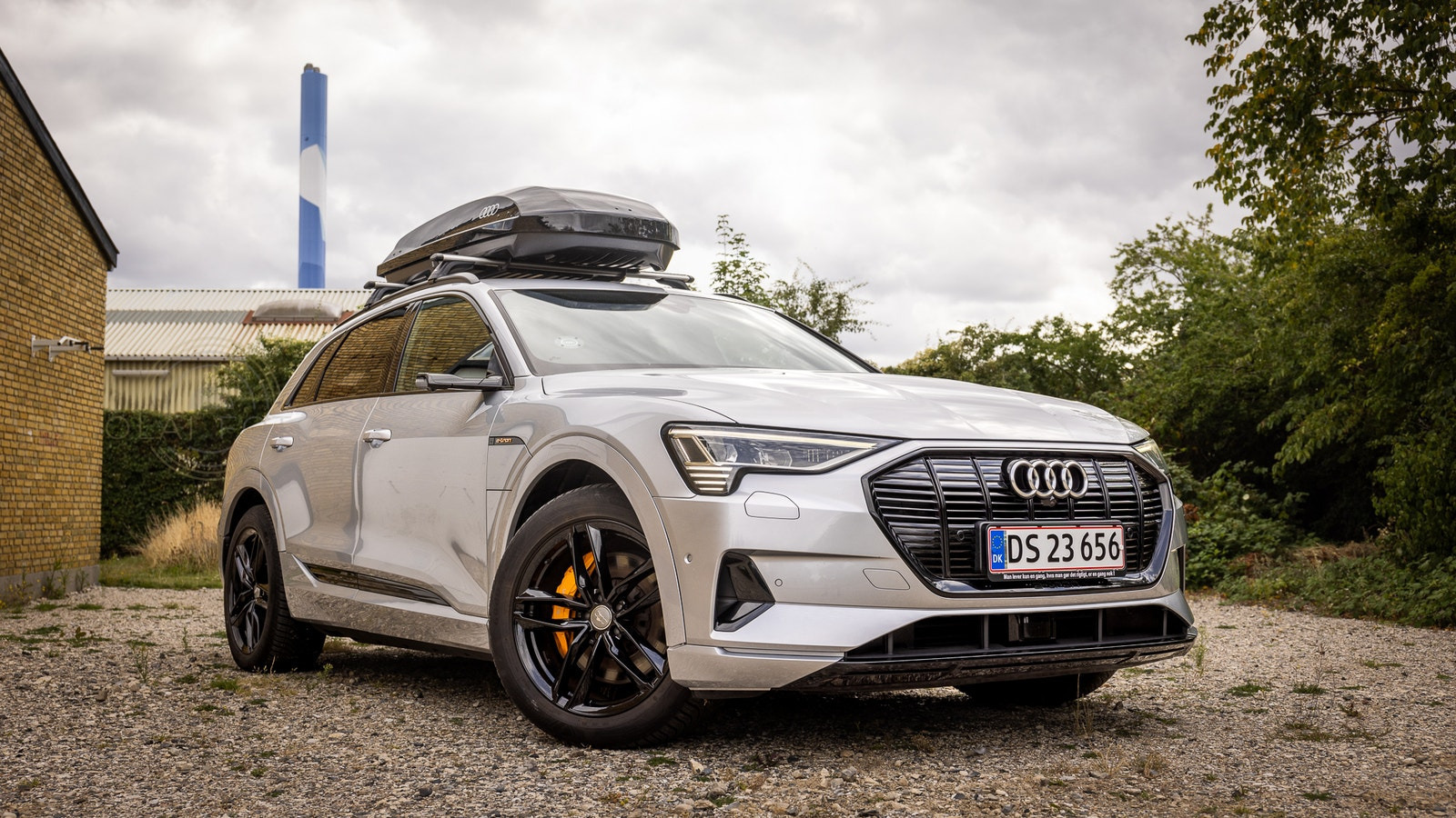 Grå Audi e-tron fra 2019