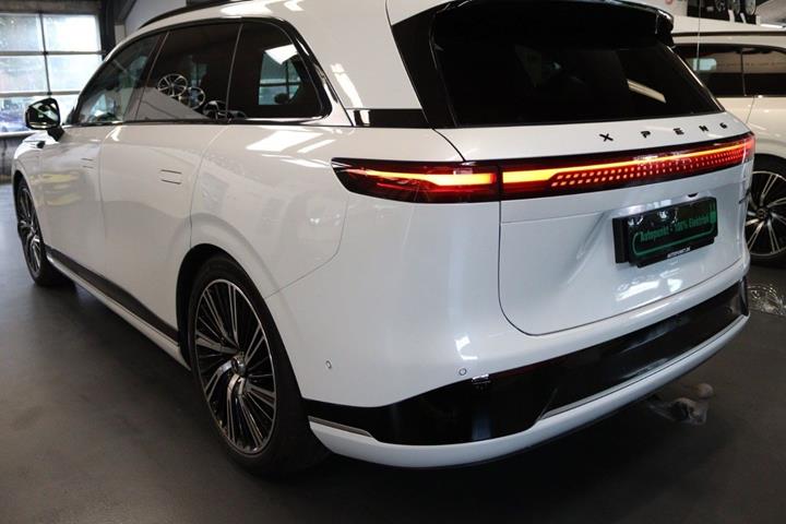 Hvid Xpeng G9 fra 2023