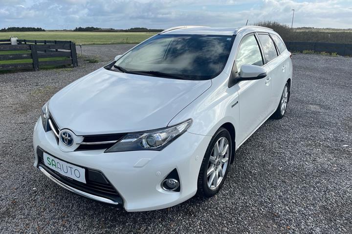 Hvid Toyota Auris fra 2014