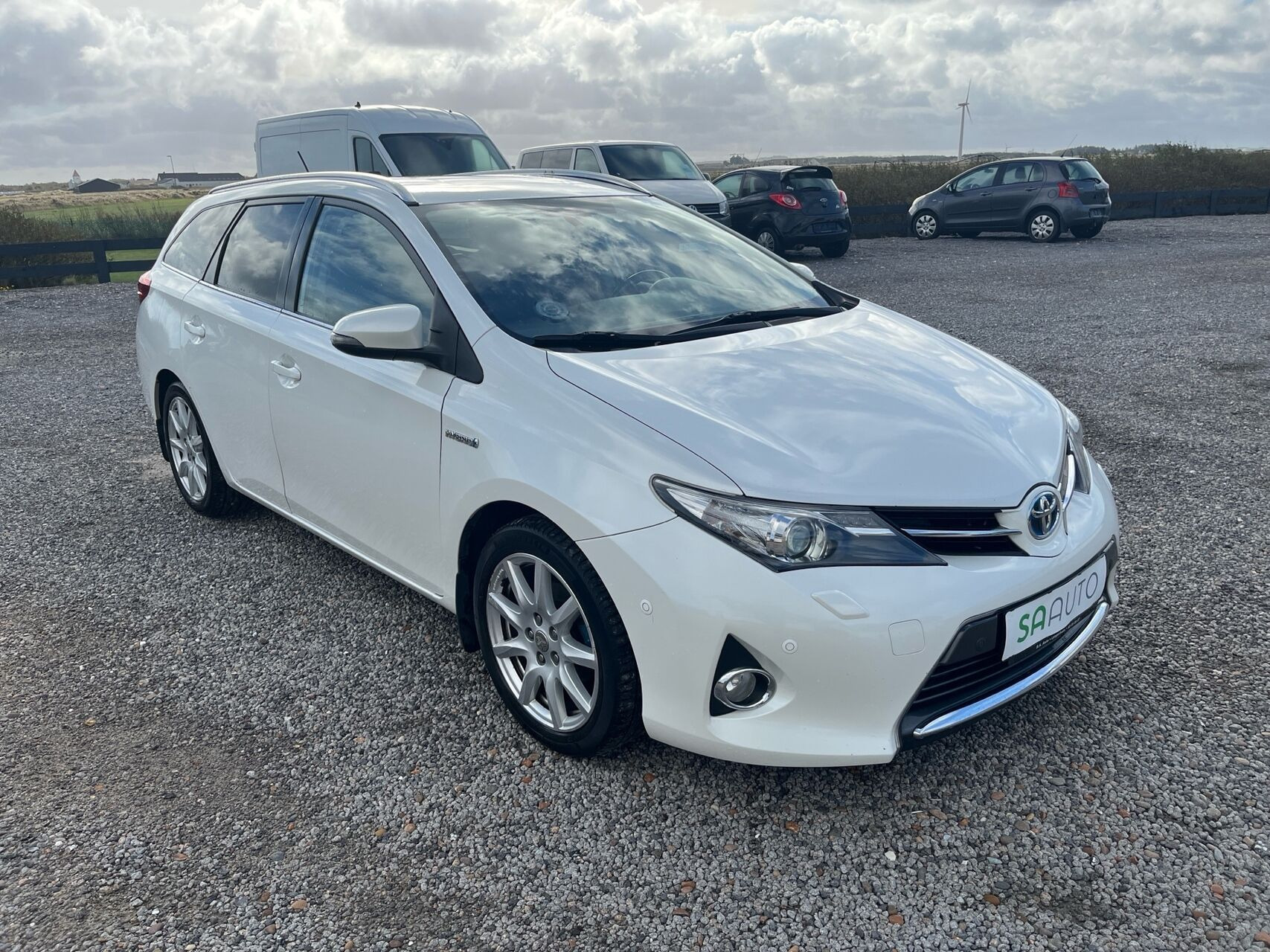 Hvid Toyota Auris fra 2014