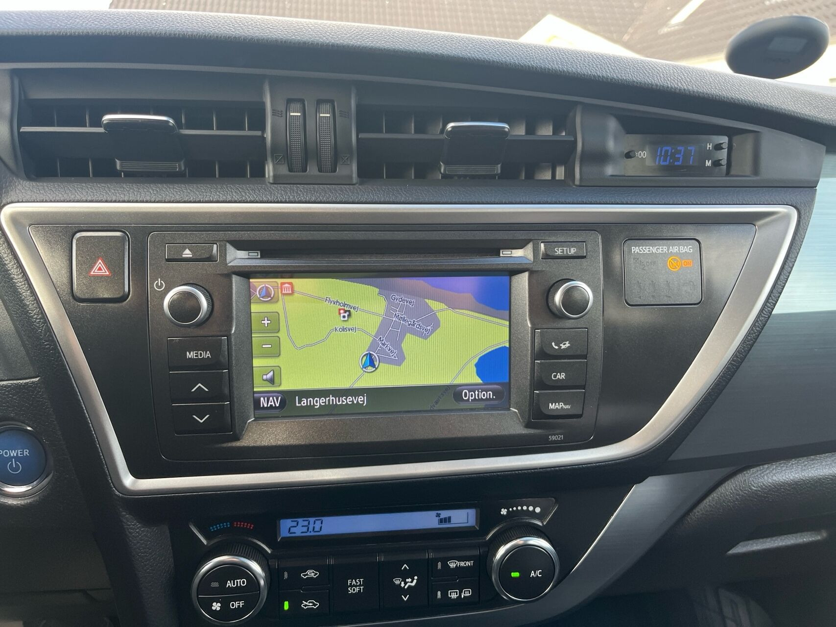 Hvid Toyota Auris fra 2014