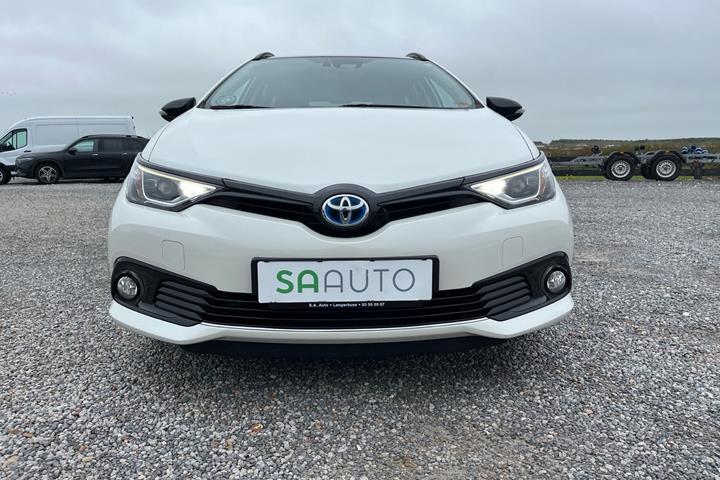 Hvid Toyota Auris fra 2018