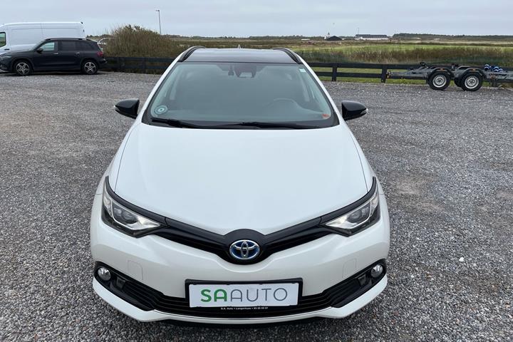Hvid Toyota Auris fra 2018