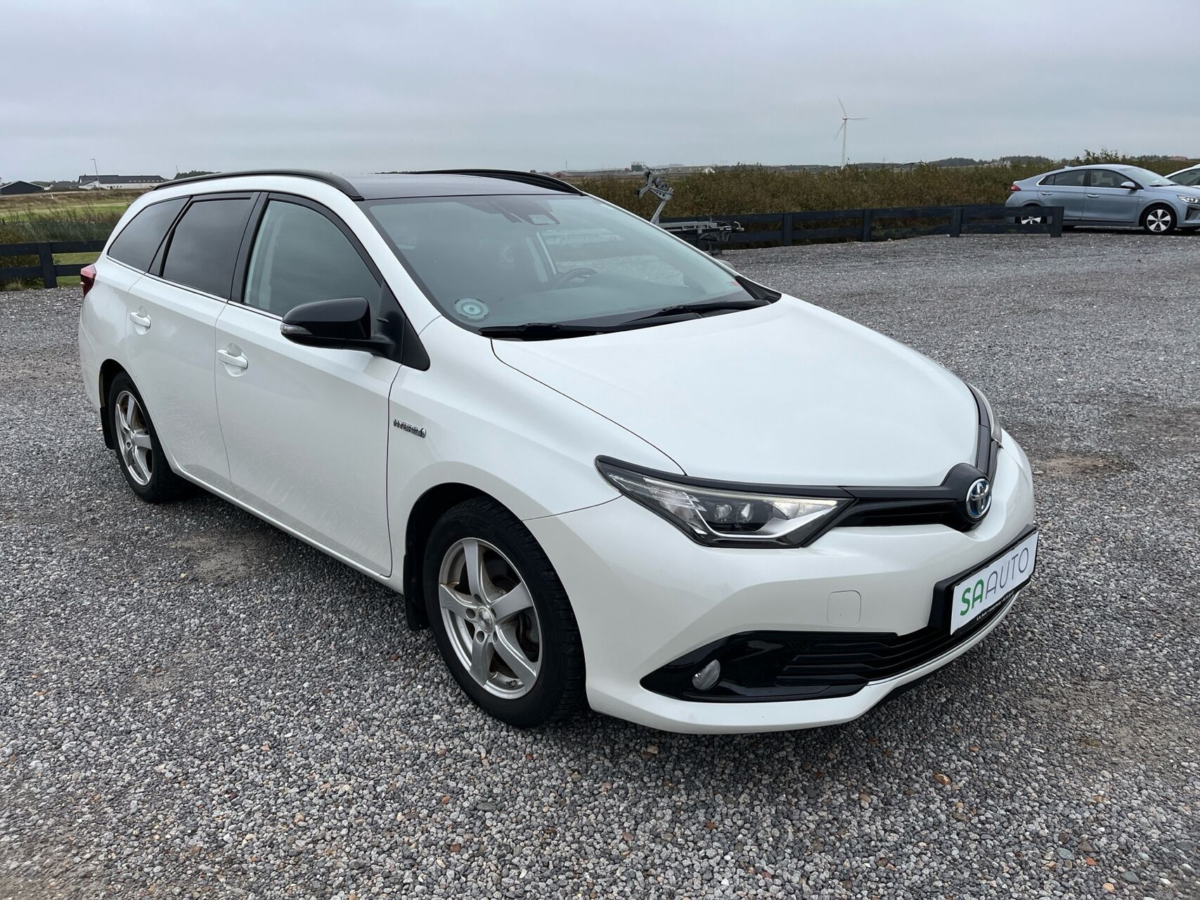 Hvid Toyota Auris fra 2018