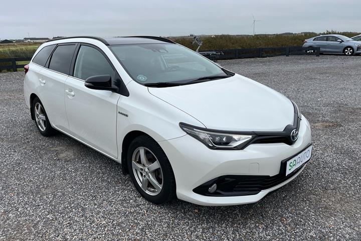 Hvid Toyota Auris fra 2018