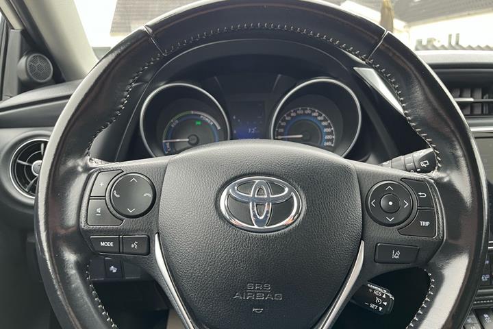 Hvid Toyota Auris fra 2018