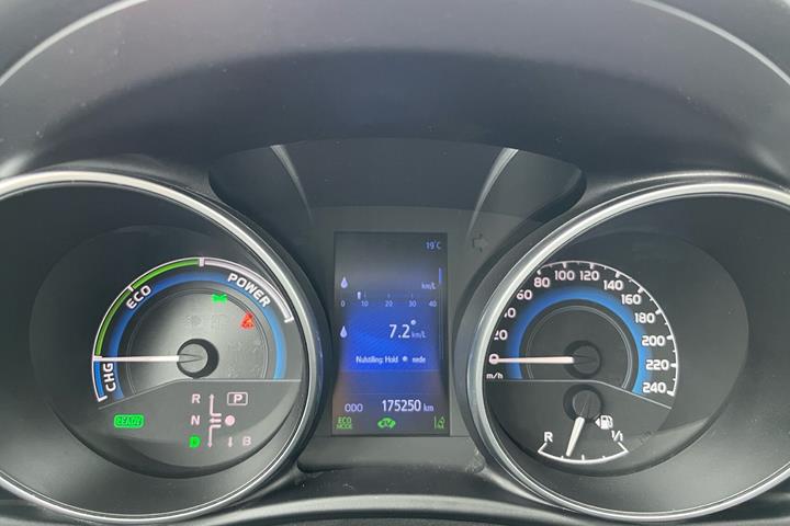 Hvid Toyota Auris fra 2018
