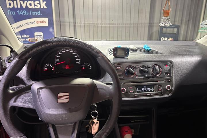 Rød Seat Mii fra 2012