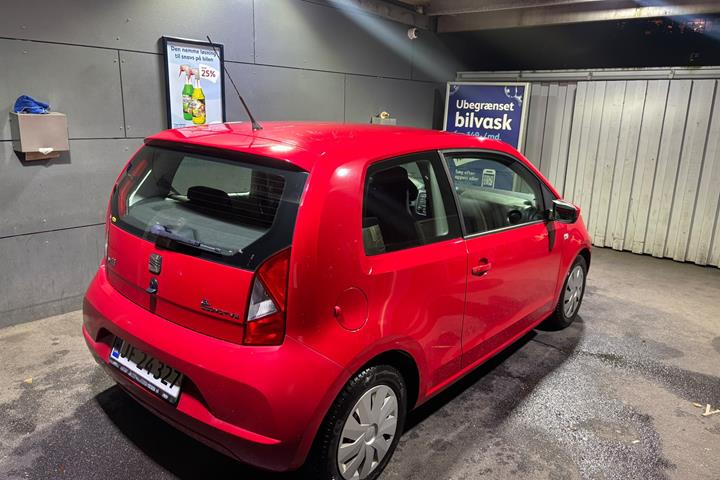 Rød Seat Mii fra 2012