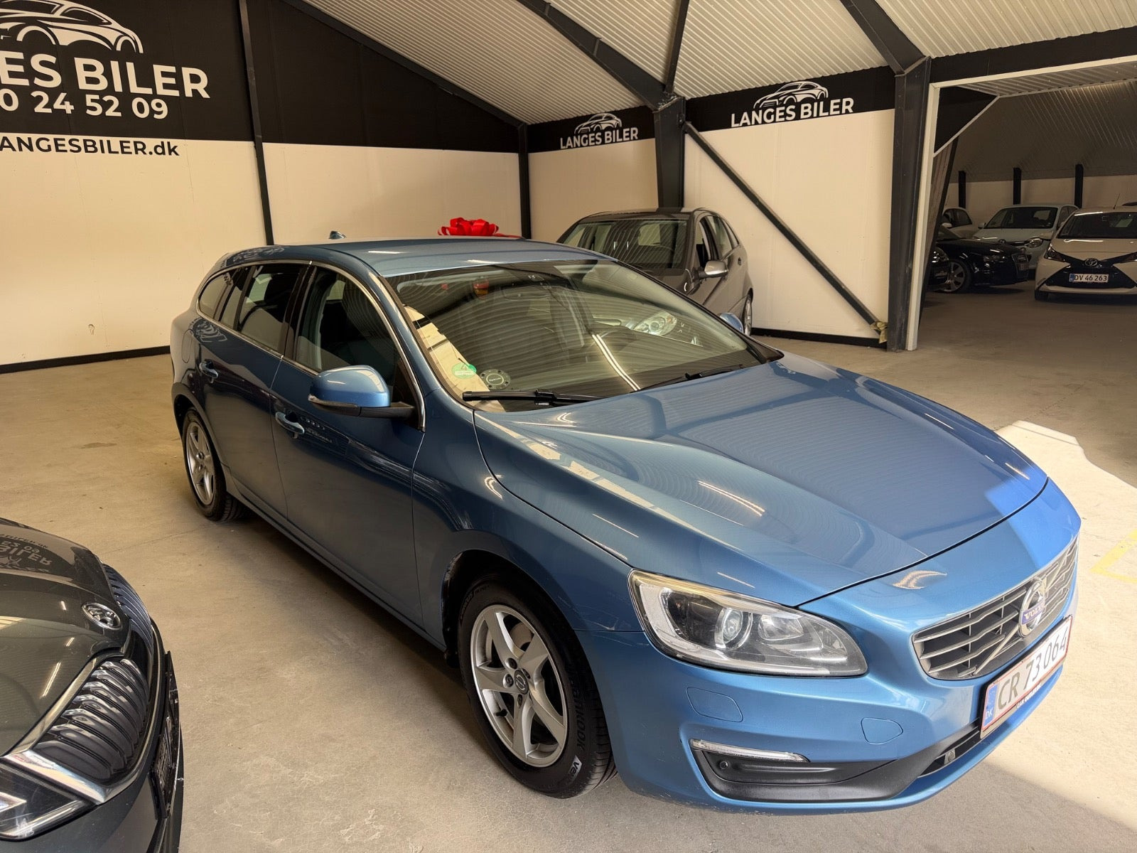 Blå Volvo V60 fra 2016
