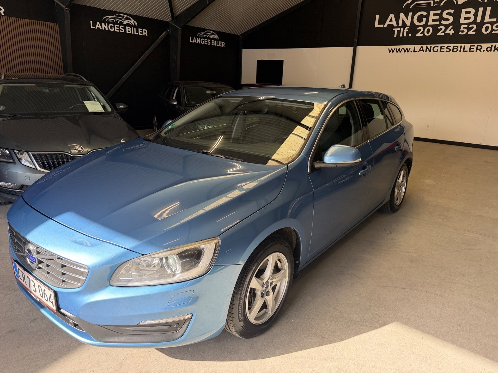 Blå Volvo V60 fra 2016