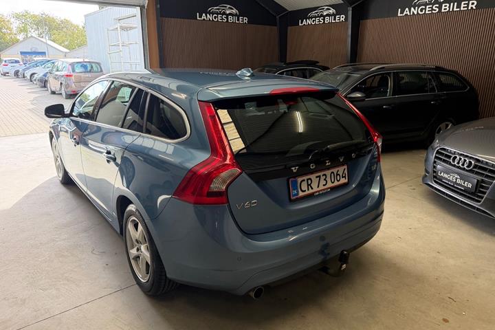 Blå Volvo V60 fra 2016